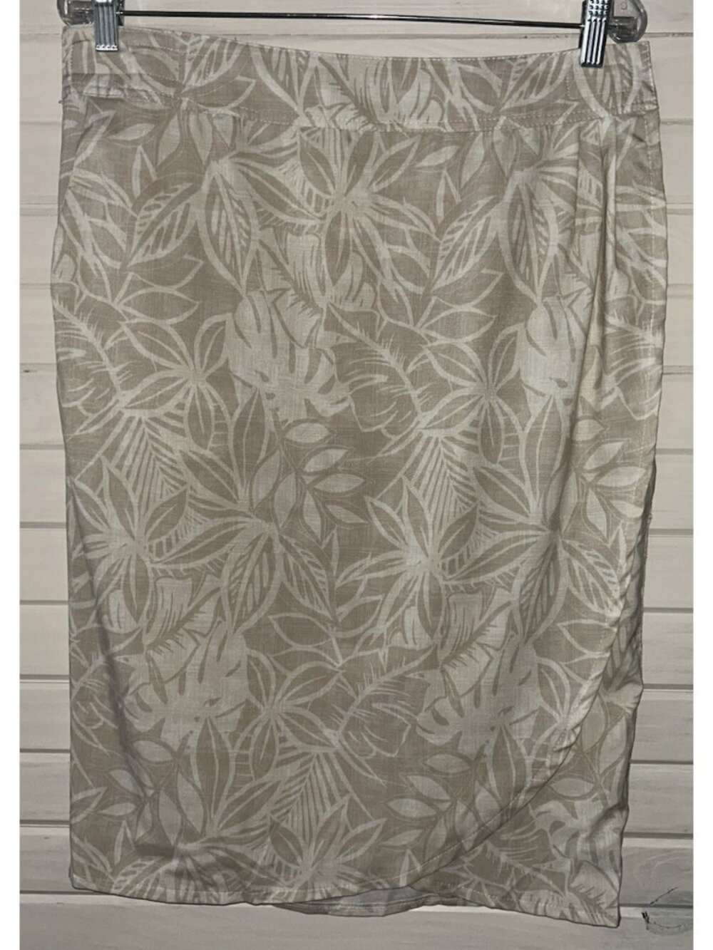 RipSkirt Hawaii Sz LARGE Khaki White Floral Print Length 3 Wrap Skirt EUC